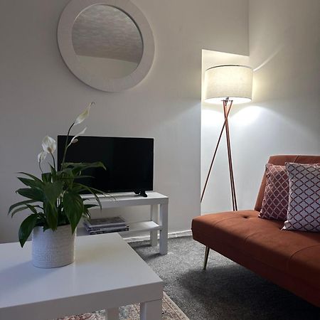 Ocean Village Marina 2 Bedroom Apartment With Balcony! Southampton Luaran gambar