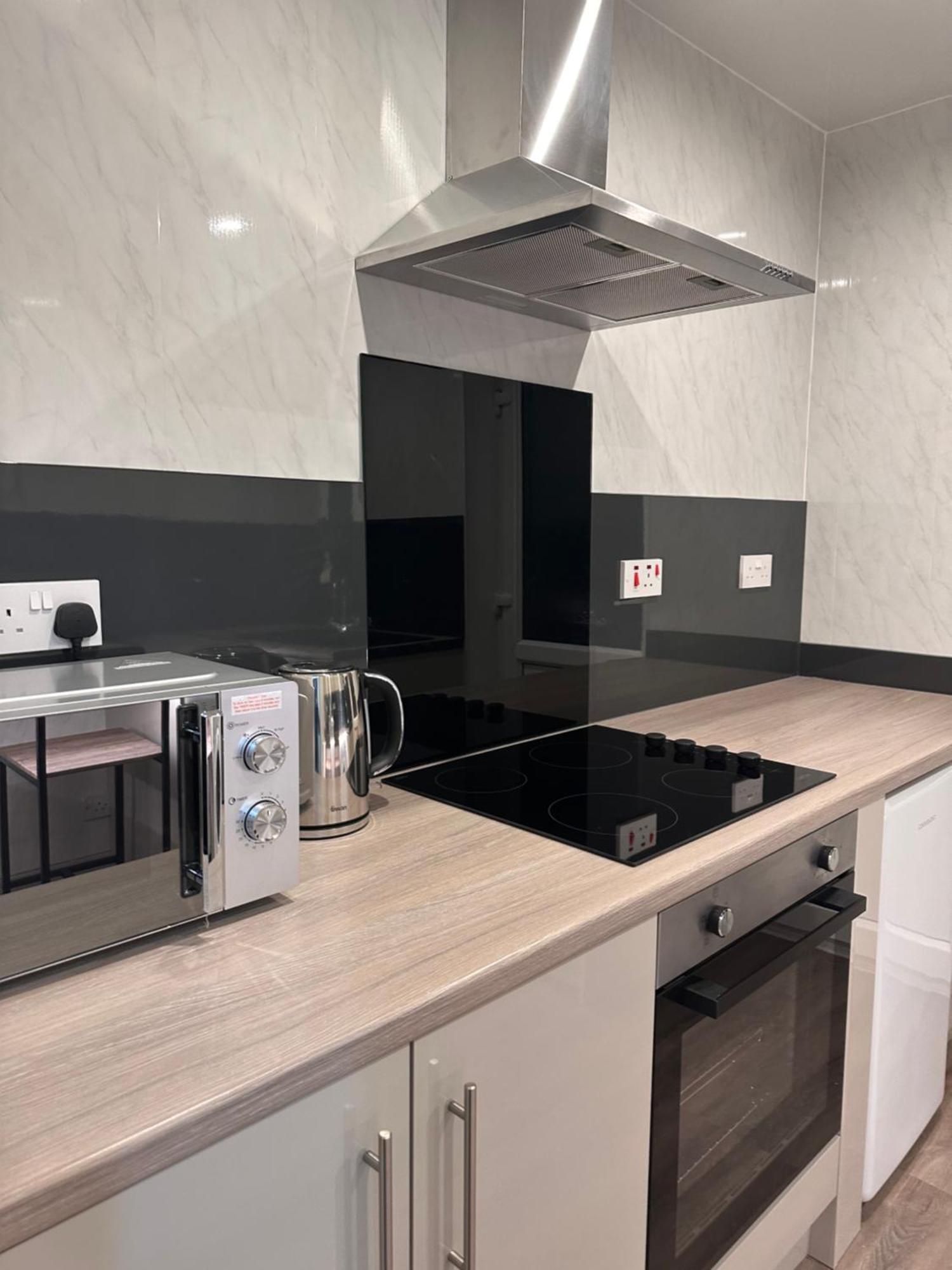 Ocean Village Marina 2 Bedroom Apartment With Balcony! Southampton Luaran gambar