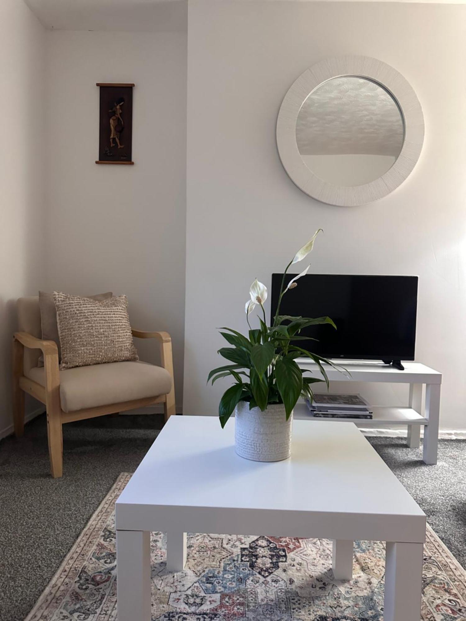 Ocean Village Marina 2 Bedroom Apartment With Balcony! Southampton Luaran gambar